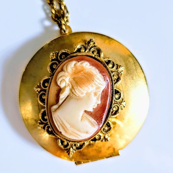 Authentic Vintage Cameo Locket Necklace & Ring - Picture 2 of 8